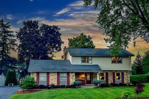 17920 Redvere Dr, Brookfield, WI 53045