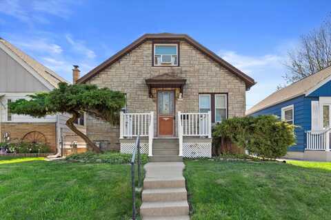 2447 S 75th St, West Allis, WI 53219