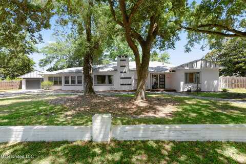 114 Camellia Drive, Pass Christian, MS 39571