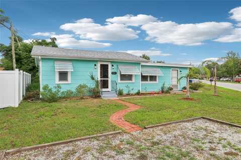1301 NORTH AVENUE, TAVARES, FL 32778