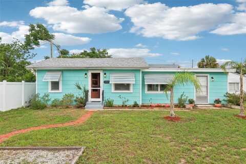 1301 NORTH AVENUE, TAVARES, FL 32778