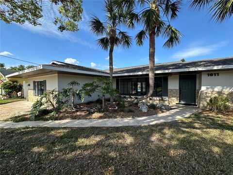 1611 CANAL COURT, TAVARES, FL 32778
