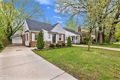 1432 Vernier, Grosse Pointe Woods, MI 48236