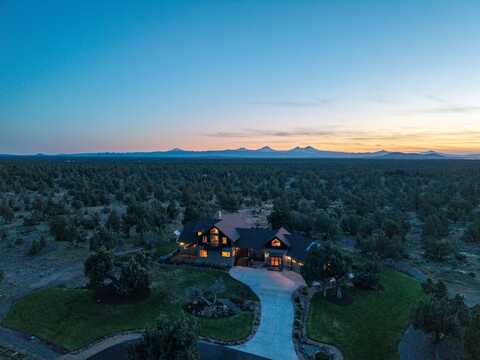 18598 SW Mount Adams Loop, Powell Butte, OR 97753