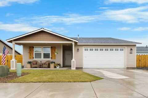 515 SE Segoviano Court, Madras, OR 97741