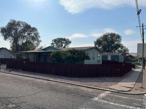 208 SE 9th Street, Madras, OR 97741