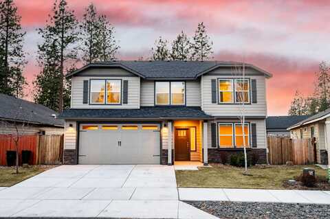 907 N Smith Court, Sisters, OR 97759