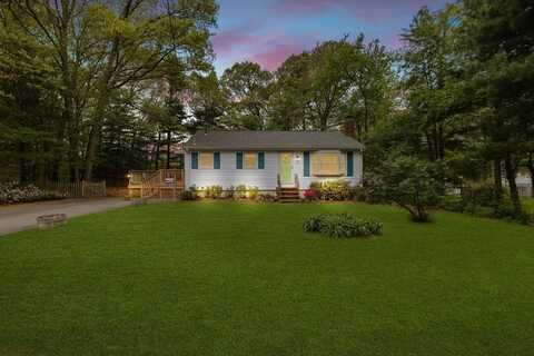 66 Suffolk St, Whitman, MA 02382