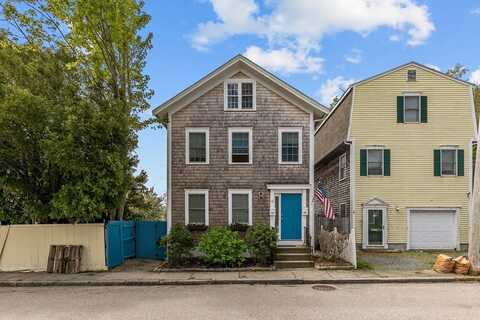 12 Callender Ave, Newport, RI 02840