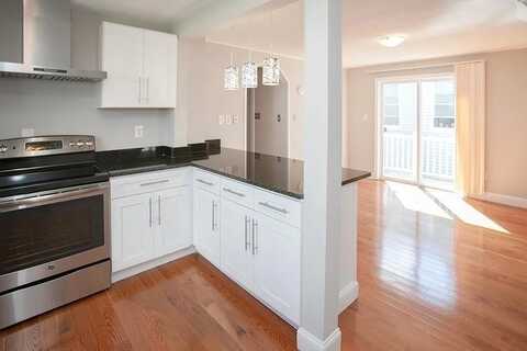 9 Concord Ave, Somerville, MA 02143