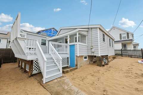 134 Central Ave, Salisbury, MA 01952