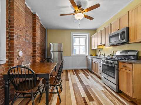 457 Washington St, Newton, MA 02458