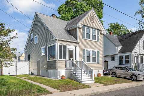 7 Cass St, Melrose, MA 02176