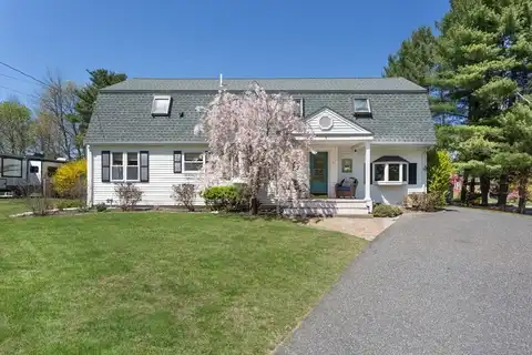 8 Haverstock Rd, Franklin, MA 02038