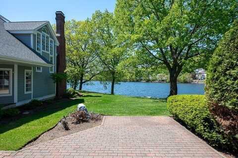 30 Eastern Point Drive, Shrewsbury, MA 01545