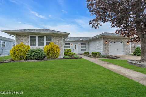 9 Templeton Street, Toms River, NJ 08757