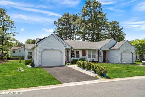 5a Greenwood Lane, Whiting, NJ 08759