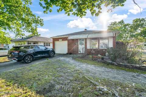 15 Saint Eustatius Street, Toms River, NJ 08757