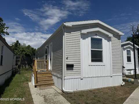 4 Avenue D, Hazlet, NJ 07734