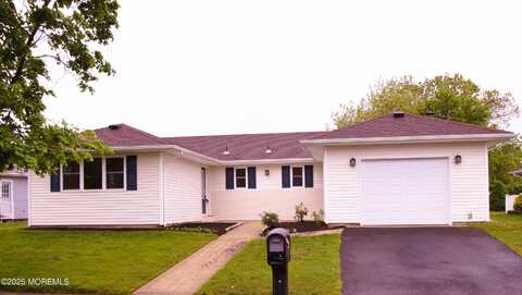 4 Hyannis Street, Toms River, NJ 08757