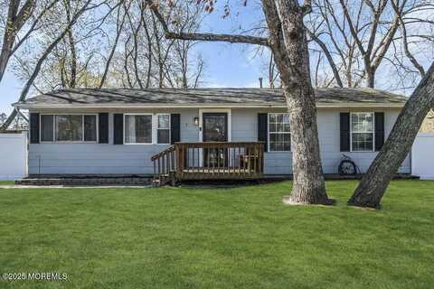 5 Castle Avenue, Jackson, NJ 08527