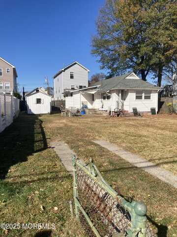 63 Pineview Avenue, Keansburg, NJ 07734