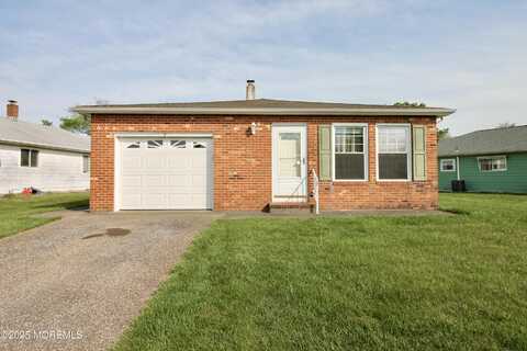 8 Newcastle Court, Toms River, NJ 08757