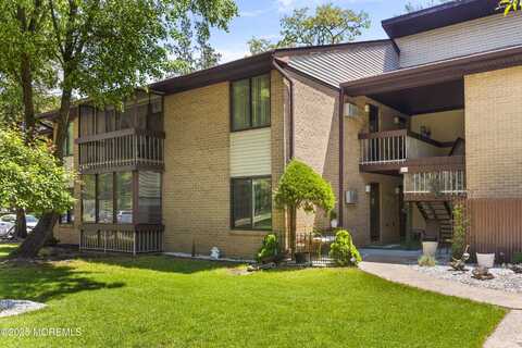 6 Pine Cluster Circle, Manalapan, NJ 07726