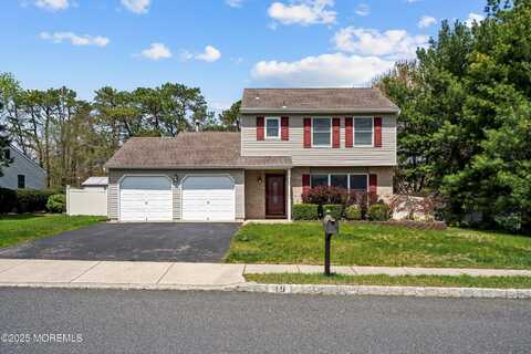 19 Partridge Lane, Howell, NJ 07731