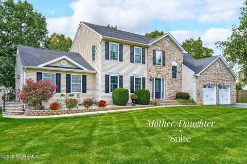 33 Sarah Lane, Howell, NJ 07731