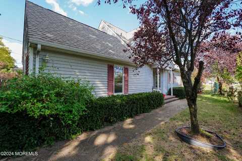 617 Carter Avenue, Port Monmouth, NJ 07758