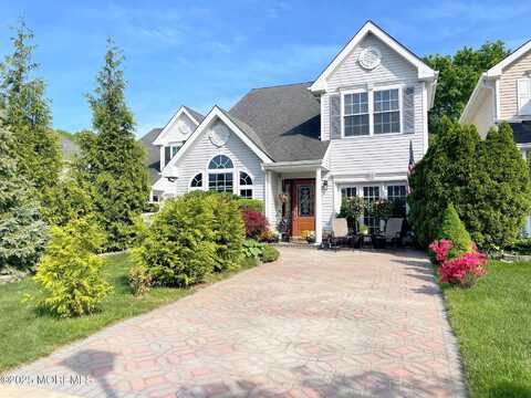 18 Tall Oaks Court, Old Bridge, NJ 08857