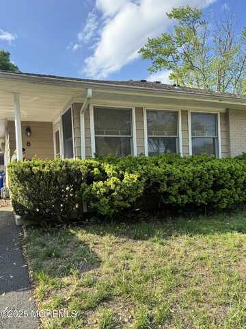 8 Key West Court, Toms River, NJ 08753