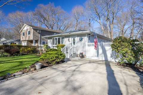 93 Wauwepex Trail, Ridge, NY 11961