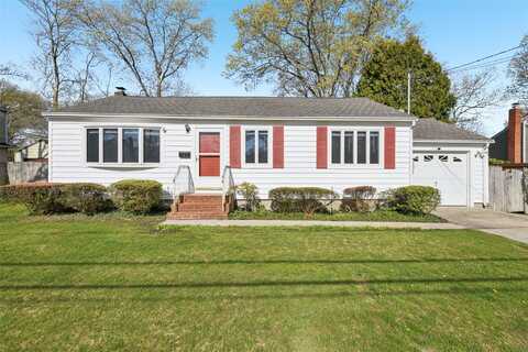 104 Whitman Avenue, Islip, NY 11751