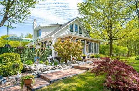 559 Noxon Road, Poughkeepsie, NY 12603