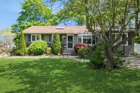 36 Mulberry Drive, Smithtown, NY 11787