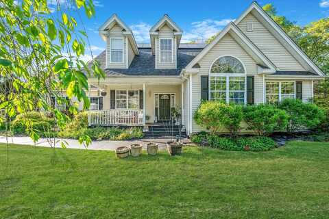 7 Martingale Court, East Setauket, NY 11733
