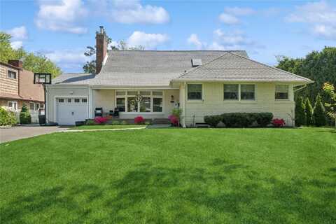 17 Keenan Place, Garden City, NY 11530