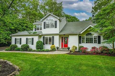 11 Daremy Lane, East Setauket, NY 11733
