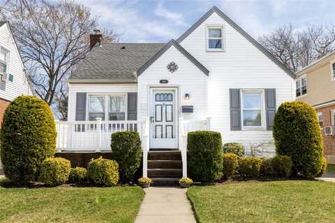 164 Sylvia Lane, New Hyde Park, NY 11040