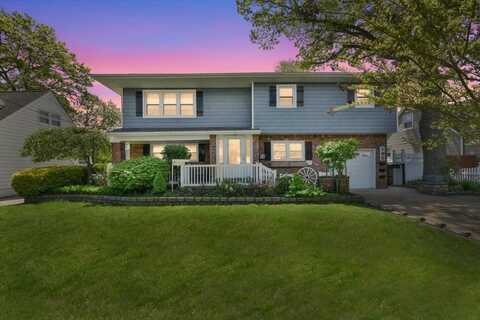 192 N Pine Street, Massapequa, NY 11758