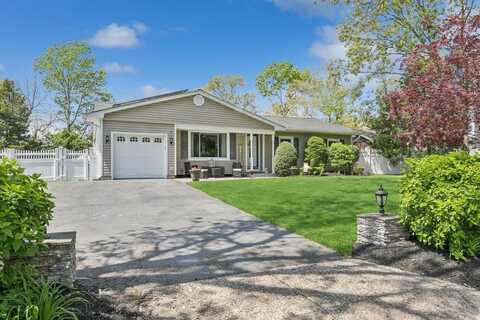 4 Winfield Davis Drive, Coram, NY 11727