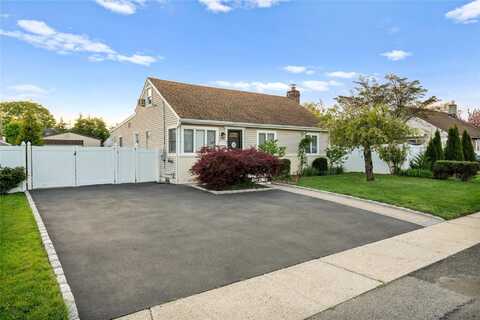 50 Herman Avenue, North Babylon, NY 11703