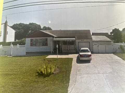 937 3 Street, West Babylon, NY 11704