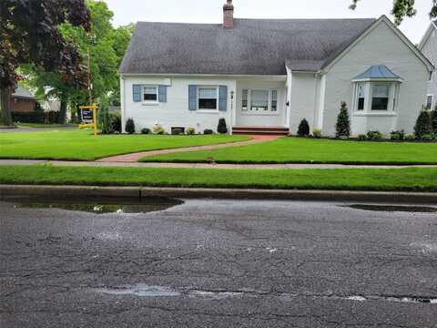 155 Beech Street, Floral Park, NY 11001