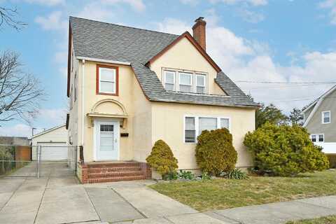 8 Lewis Street, Hicksville, NY 11801