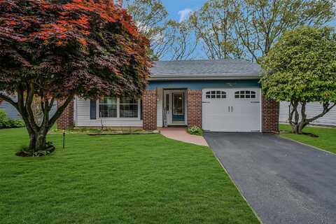209 Kingston Drive, Ridge, NY 11961