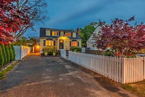 21 Livingston Street, Deer Park, NY 11729