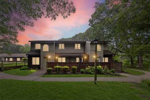 808 Woodland Court, Coram, NY 11727